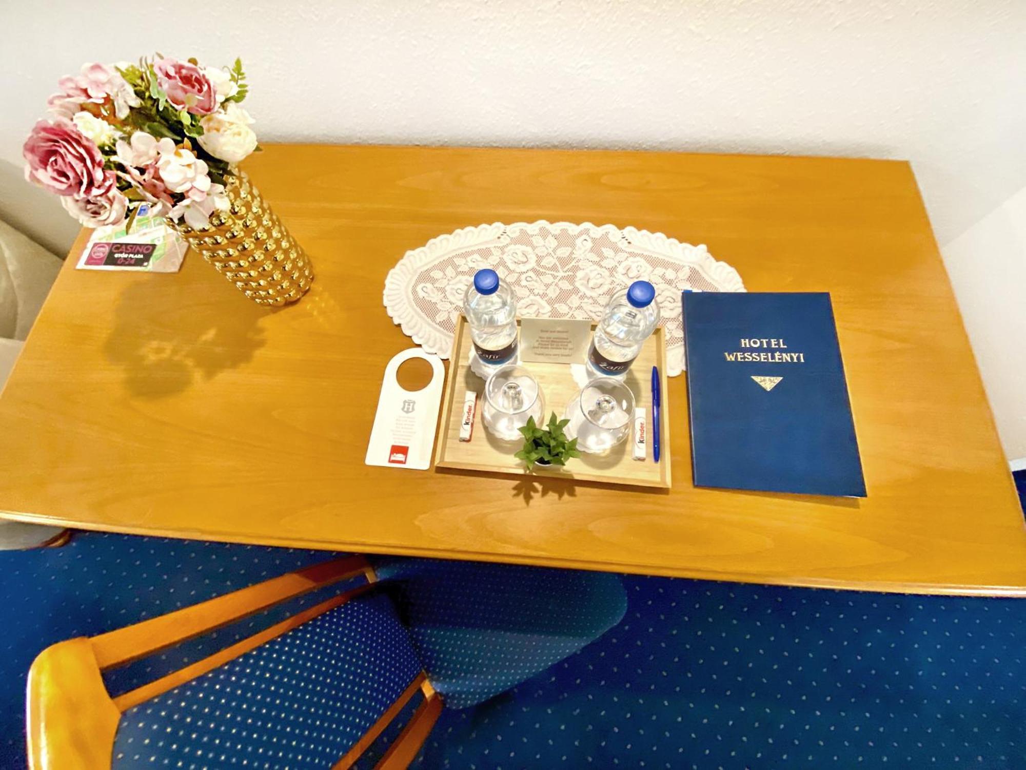 Hotel Wesselenyi 기오르 외부 사진